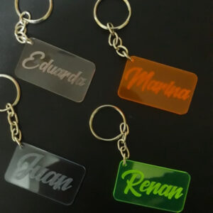 chaveiro-acrilico-colorido-com-nome